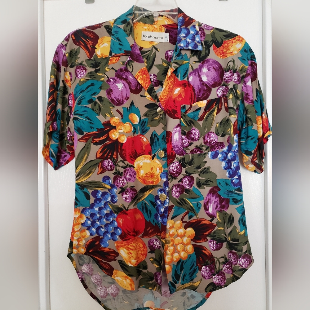 Womens Designer Floral Blouse Size 8 Short sleeves